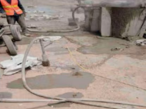 兴隆水泥混凝土路面板底注浆技术 路面脱空注浆整治方案